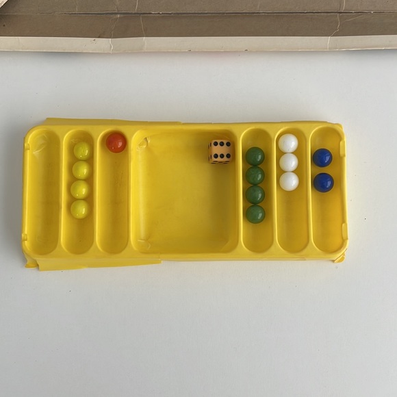 [ Vintage Retro 1970s Board Game Pieces - 70s Family Night - Aggravation Box ] - Picture 6 of 6